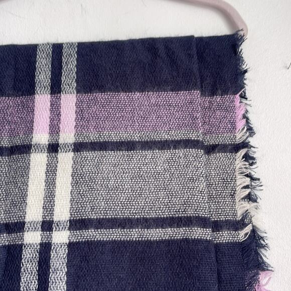 Aerie plaid fringe hem extra large blanket scarf - Picture 4 of 5